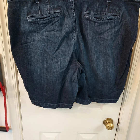 Lane Bryant Dark Wash Denim Bermuda Shorts in Size 28 - Picture 7 of 12